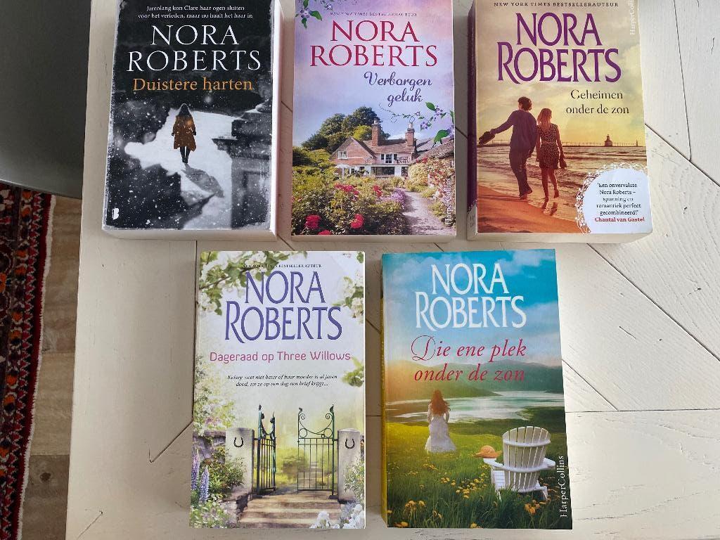 Nora ROBERTS, 5 romans, Livres, Romans, Comme neuf, Enlèvement ou Envoi