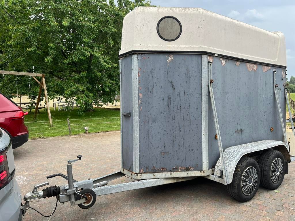 Te koop: anderhalf paardenremorque, Ophalen