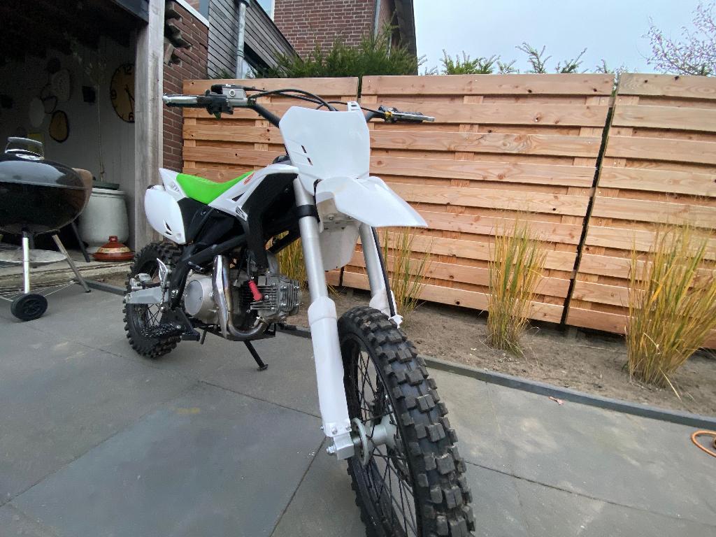 Crossmotor 125cc 4t - zo goed als nieuw, Ophalen, Zo goed als nieuw