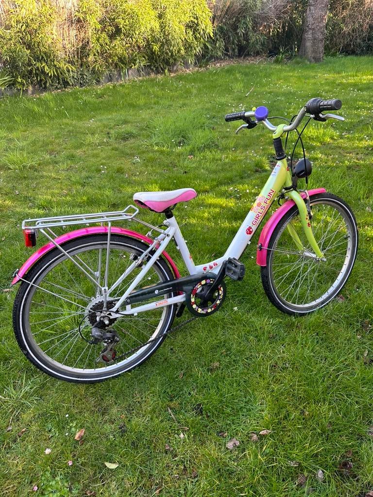Meisjesfiets 22inch, Fietsen en Brommers, Ophalen, Zo goed als nieuw, Versnellingen