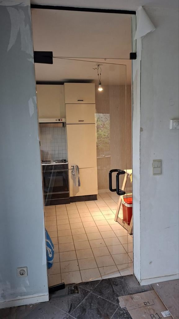 Glazen deur, Enlèvement