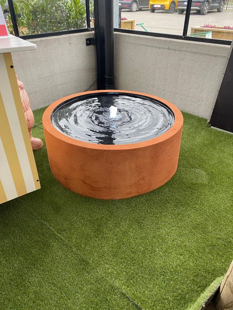 Watertafel rond, Tuin en Terras, Ophalen, Gebruikt