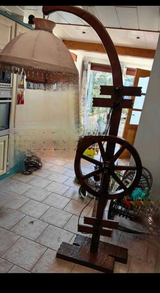 Lampadaire, Hobby & Loisirs créatifs, Rouets & Filature, Enlèvement