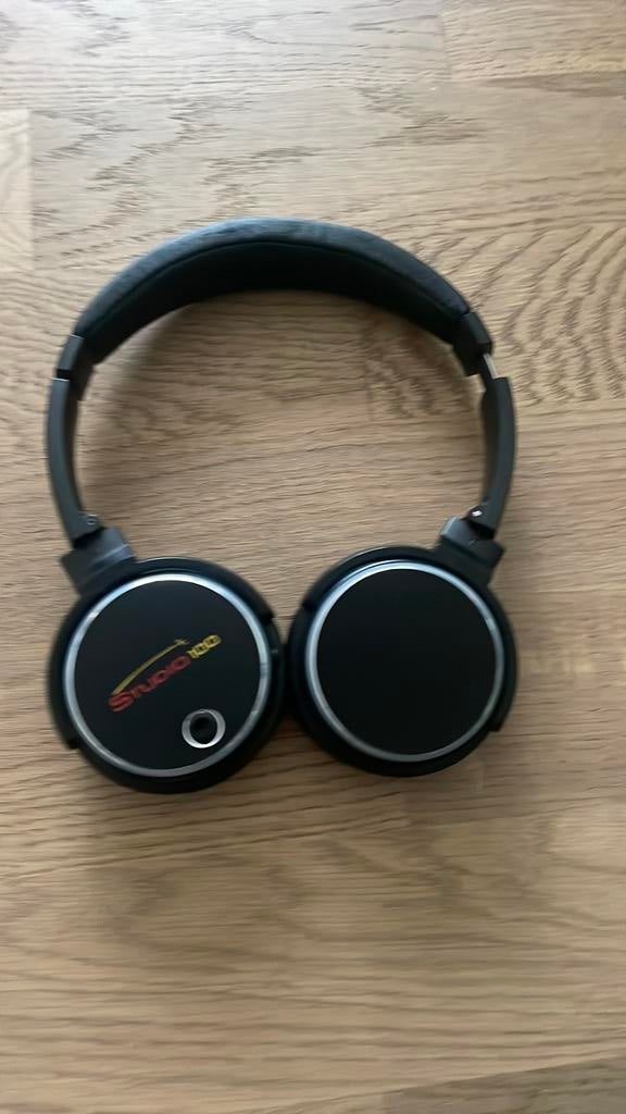 Draadloze koptelefoon met oortjes (maar wel met draad), Audio, Tv en Foto, Hoofdtelefoons, Ophalen, Zo goed als nieuw, Op oor (supra aural)