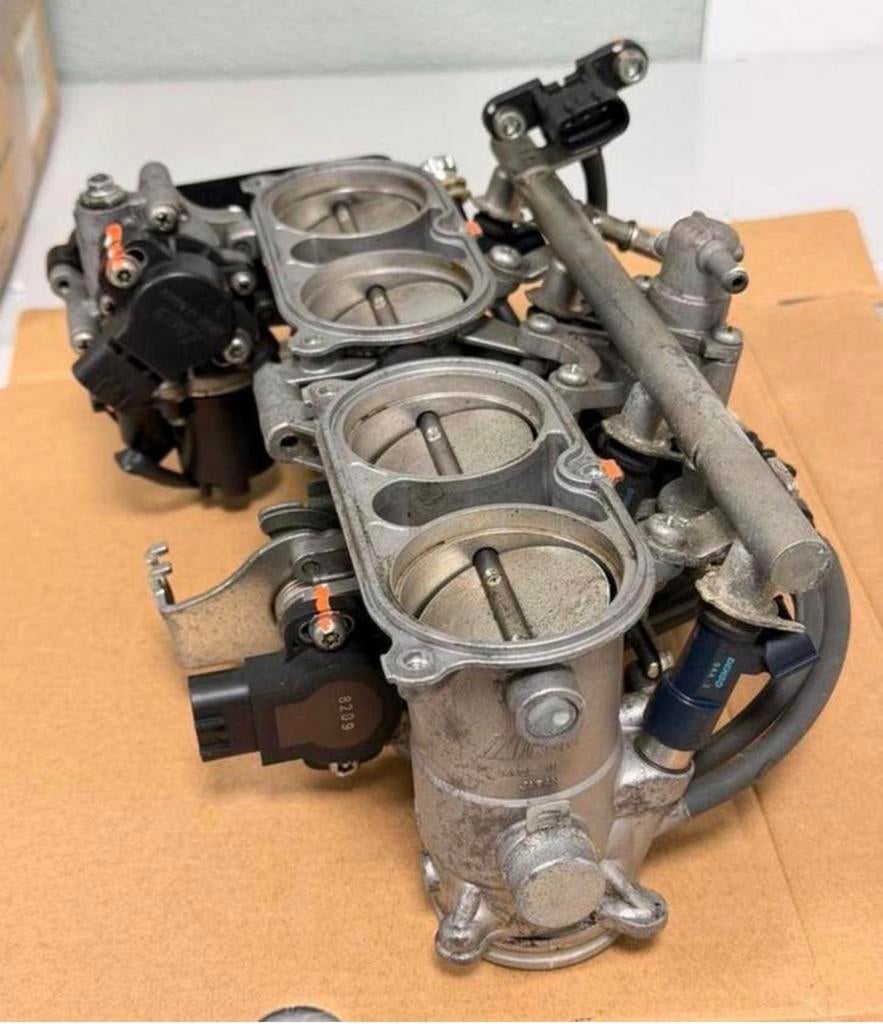 Gasklephuis Yamaha YZF R1 2004-2006 compleet Throttle body, Ophalen of Verzenden, Gebruikt