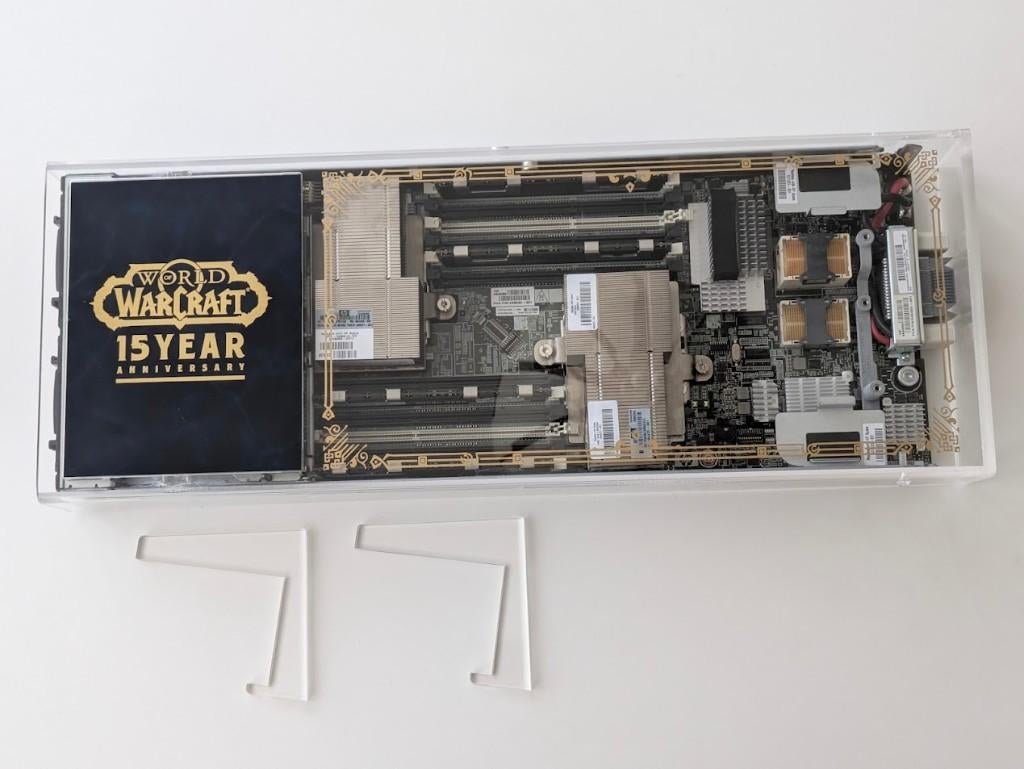 World of Warcraft 15de Verjaardag Server Blade, Games en Spelcomputers, Games | Pc, Ophalen, Online, 1 speler, Zo goed als nieuw