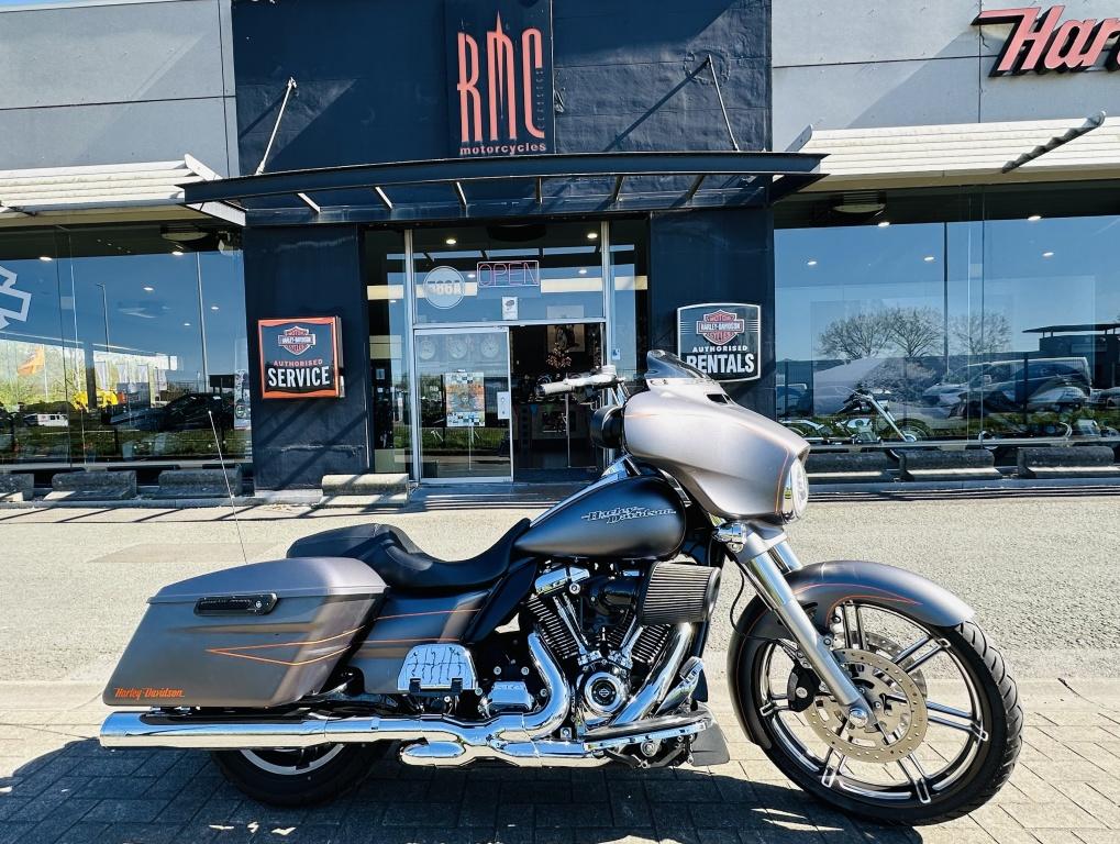 Harley-Davidson Tour TOURING - STREET GLIDE 107 (bj 2017), Motoren, Motoren | Harley-Davidson, Overig