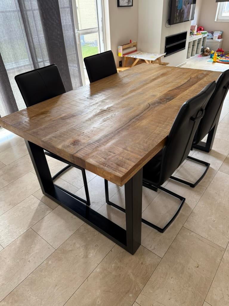 Table en bois de manguier + 4 chaises, 150 à 200 cm, 100 à 150 cm, Enlèvement, Utilisé