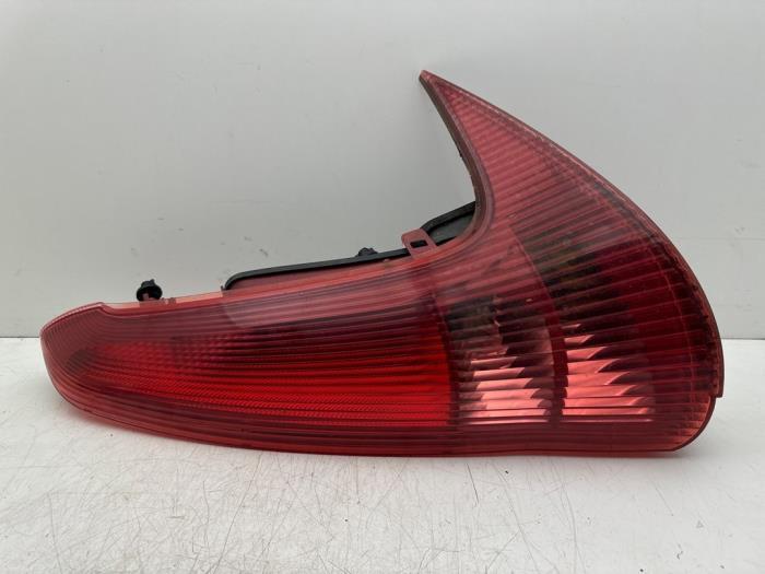 Feu arrière droit d'un Peugeot 206, -, 3 mois de garantie, Utilisé, -