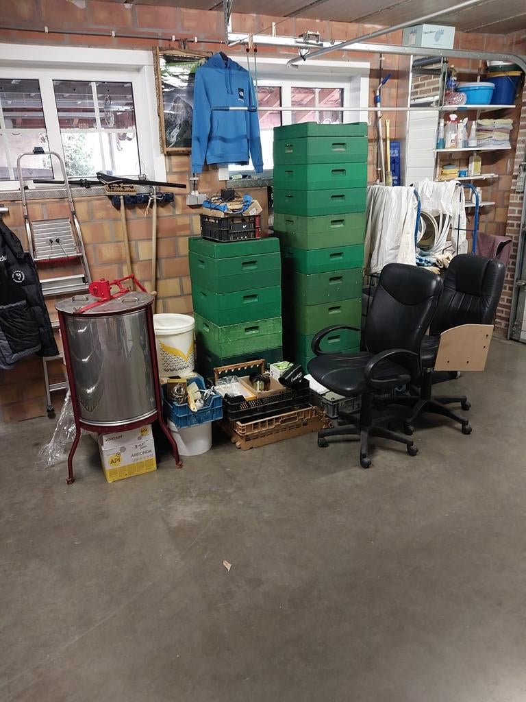 Complete imkerij: Kunststof DN-kasten + 2 volkjes