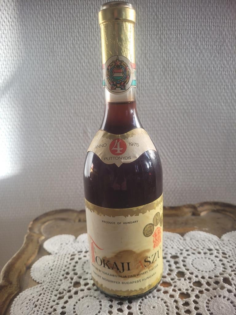 Tokaji Aszú de 1975 Puttonyos 4, 50 cl,  Monimpex, Collections, Neuf, Autres régions, Enlèvement ou Envoi, Pleine