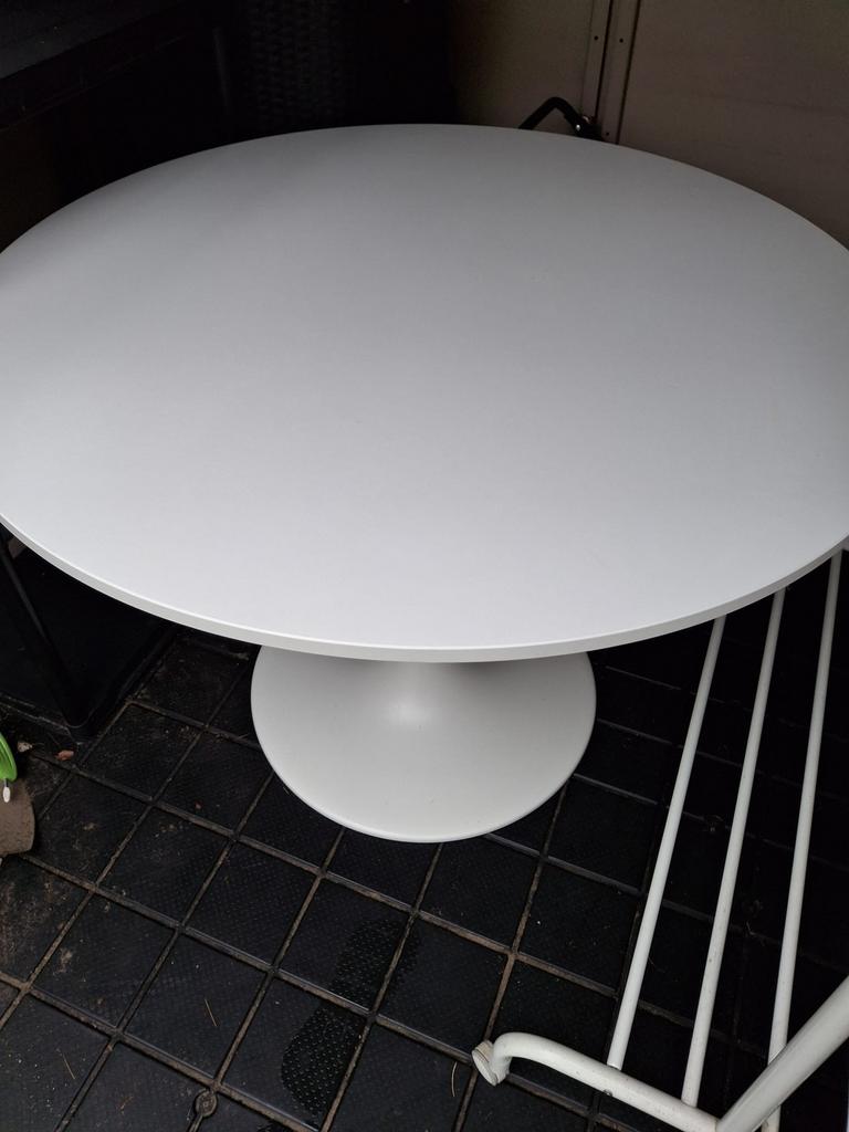 Ronde tafel, Ophalen, Zo goed als nieuw