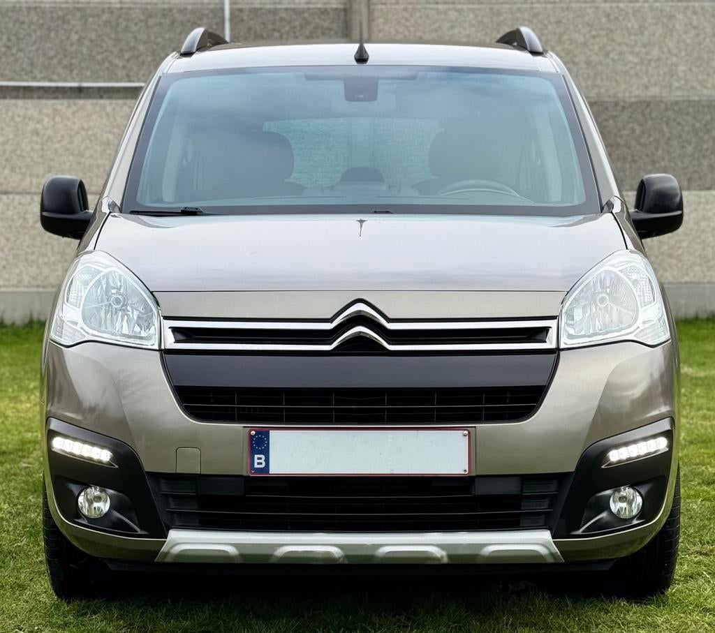 Citroen Berlingo, Auto's, Voorwielaandrijving, 1199 cc, Bruin, https://public.car-pass.be/vhr/e8880064-9dce-4fbc-bb7c-4ac45a97ef44?lang=nl