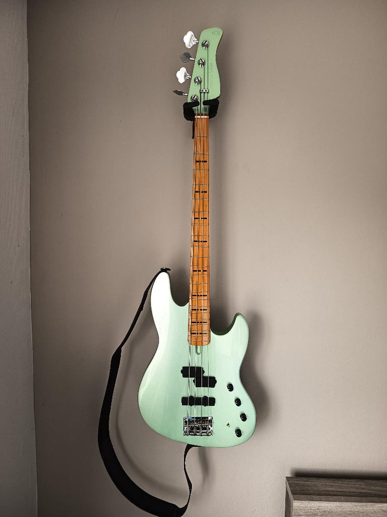 Marcus Miller U7, Muziek en Instrumenten, Snaarinstrumenten | Gitaren | Bas, Zo goed als nieuw, Elektrisch, Ophalen