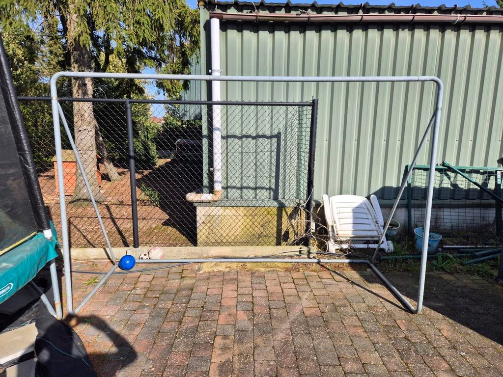 Voetbalgoal zonder net, Ophalen