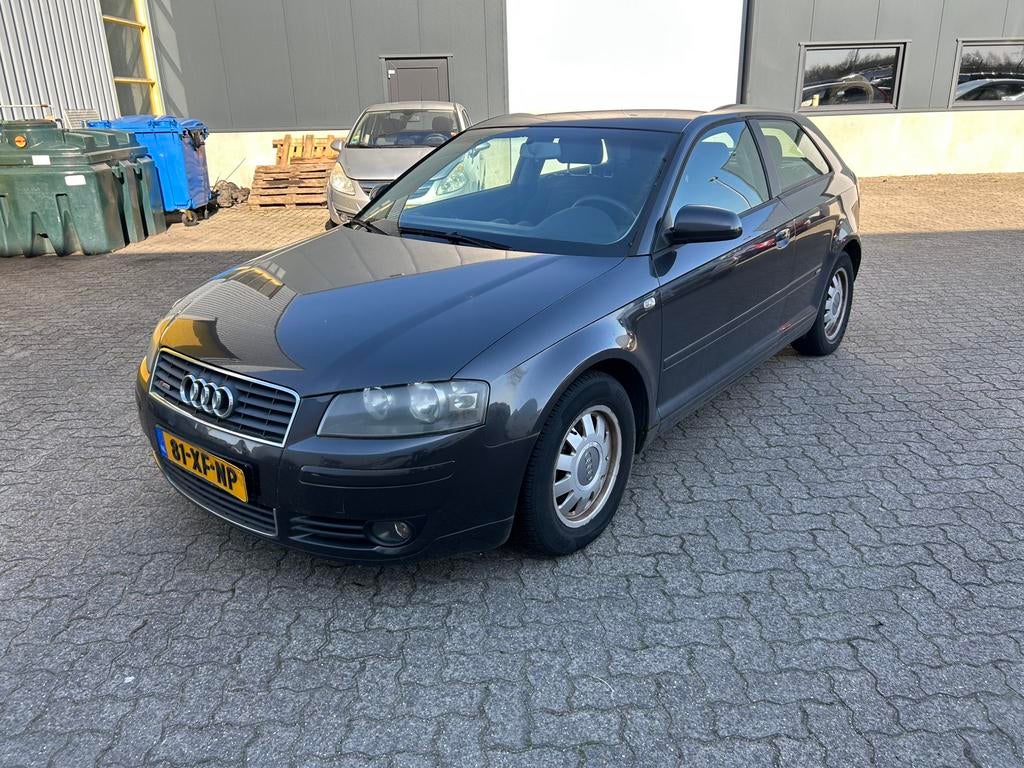 Audi a3 2003 1.6 DEFECT, Auto's, Audi, Stof, Zwart, 4 cilinders, 1595 cc