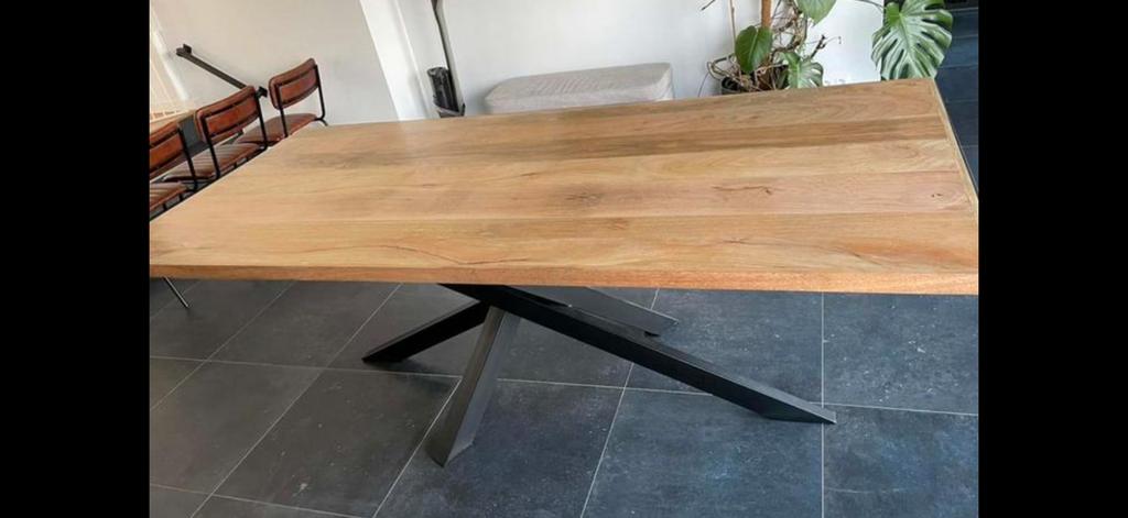 Table en manguier massif, Maison & Meubles, Enlèvement, Comme neuf, Rectangulaire