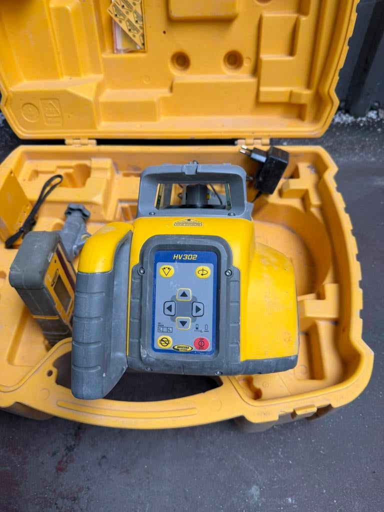 LASER HV302-4 - SPECTRA, Bricolage & Construction, Enlèvement, Comme neuf