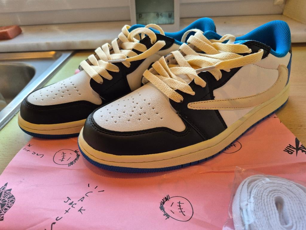 Jordan 1 Retro Low OG SP Fragment x Travis Scott taille 42, Vêtements | Hommes, Chaussures, Neuf, Enlèvement ou Envoi, Autres couleurs