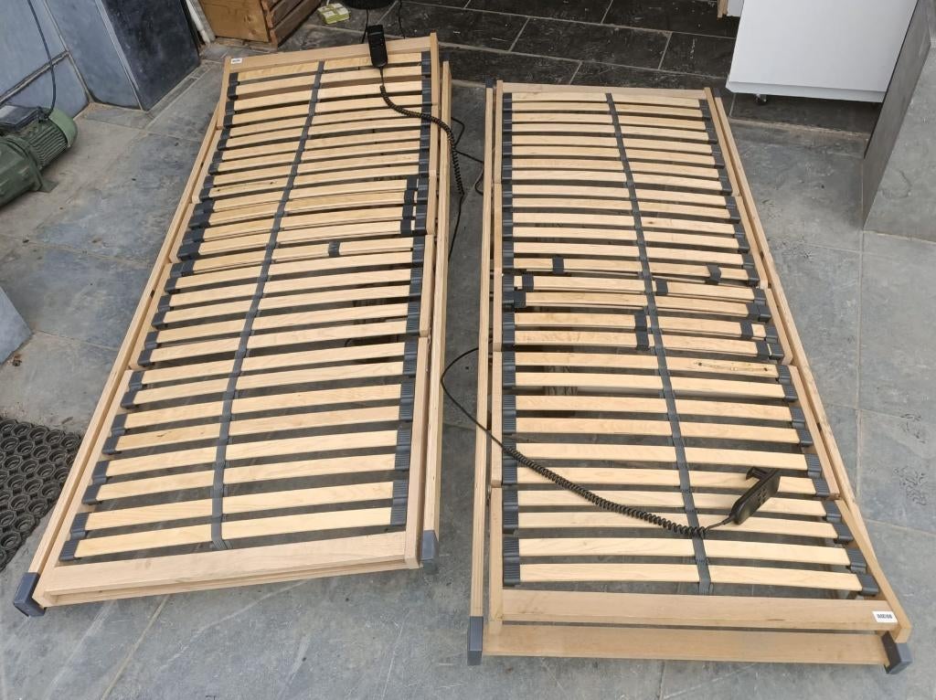 sommier à lattes électrique 80 cm x 200 cm €59, - sommier, Une personne, Utilisé, Sommier, 200 cm