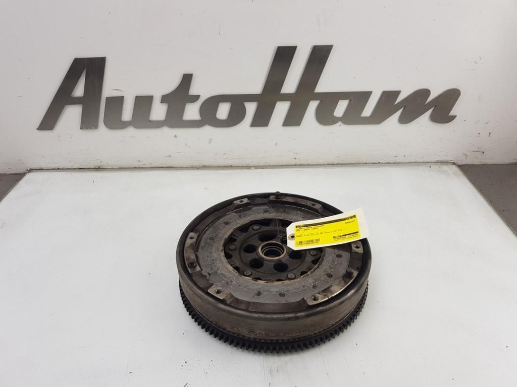 VOLANT MOTEUR BI-MASSE BMW 1 serie (E81) (01-2006/09-2012), Autos : Pièces & Accessoires, Moteurs & Accessoires, BMW, Utilisé