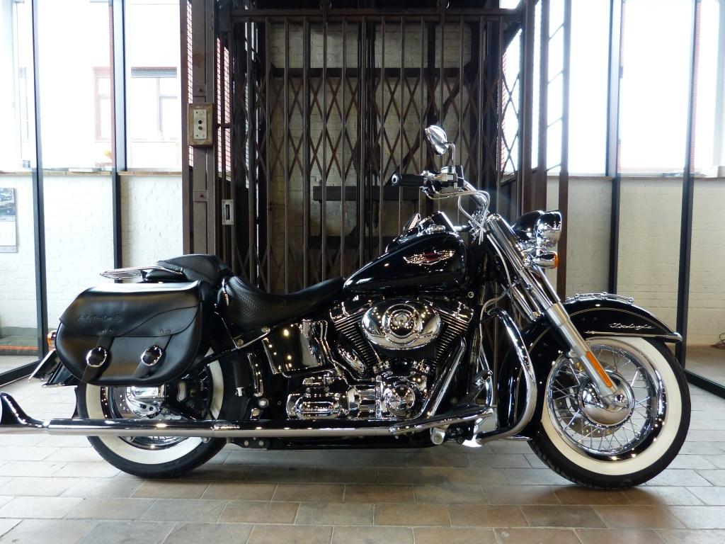 Harley-Davidson SOFTAIL FLSTN Deluxe (bj 2014)