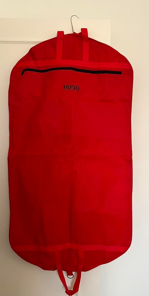 Hugo Boss kostuumhoes, Kleding | Heren, Kostuums en vesten, Ophalen of Verzenden, Nieuw, Overige maten, Rood