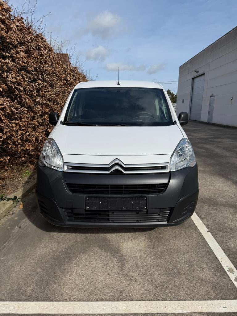 Citroen Berlingo 1.6hdi / 3zit / Amper 98759km, Auto's, Bestelwagens en Lichte vracht, Euro 6, Citroën, Bedrijf, Dealer onderhouden