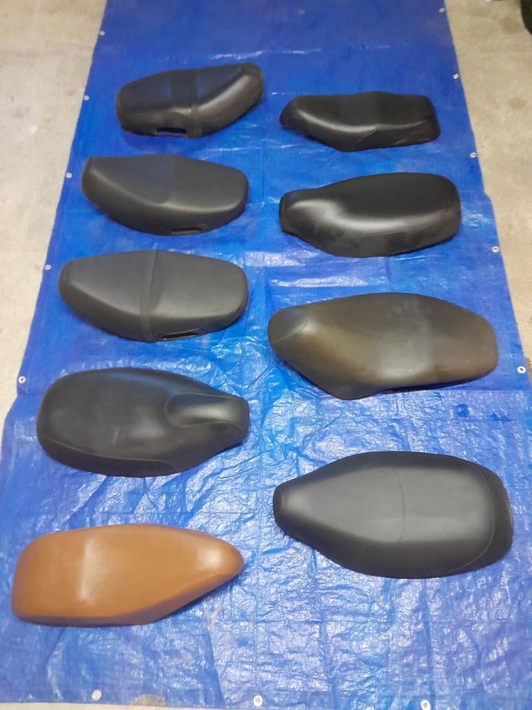 9stuks scooter zadels van Piaggio (alles voor 75€), Ophalen