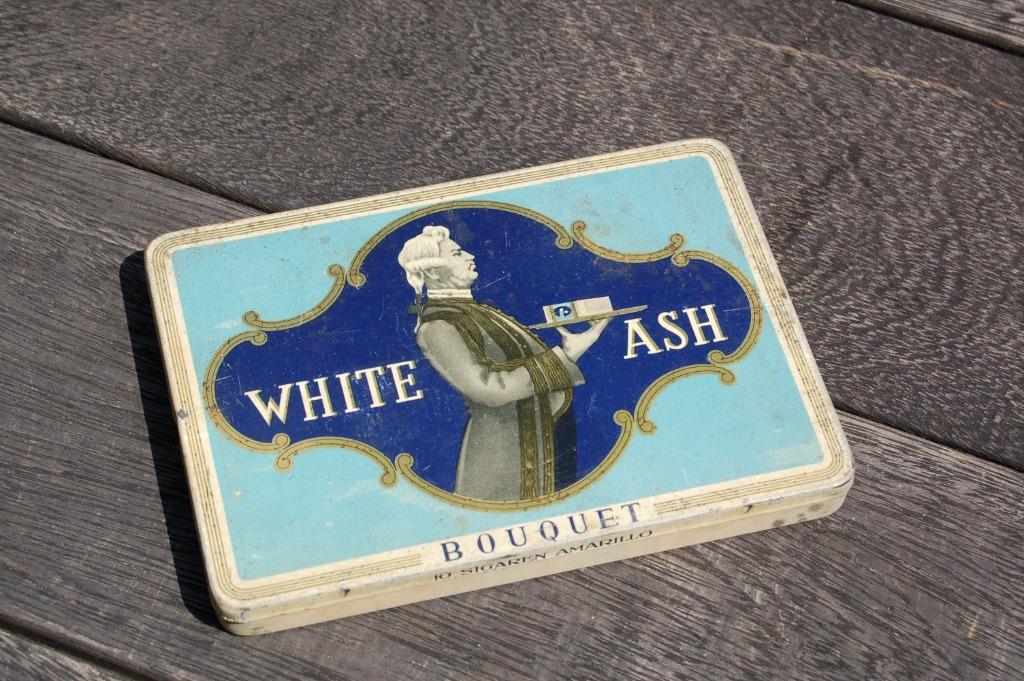 Oud blikken doosje sigaren - White Ash, Ophalen of Verzenden, Gebruikt, Tabaksdoos of Verpakking