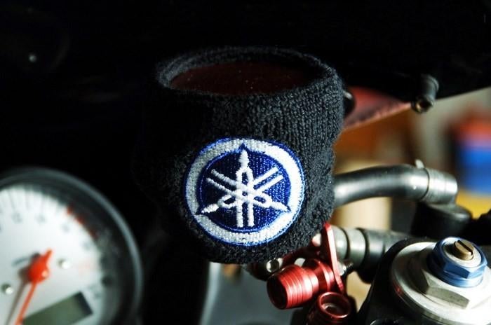 Yamaha remreservoir sok - Zwart, Motoren, Tuning en Styling, Ophalen of Verzenden