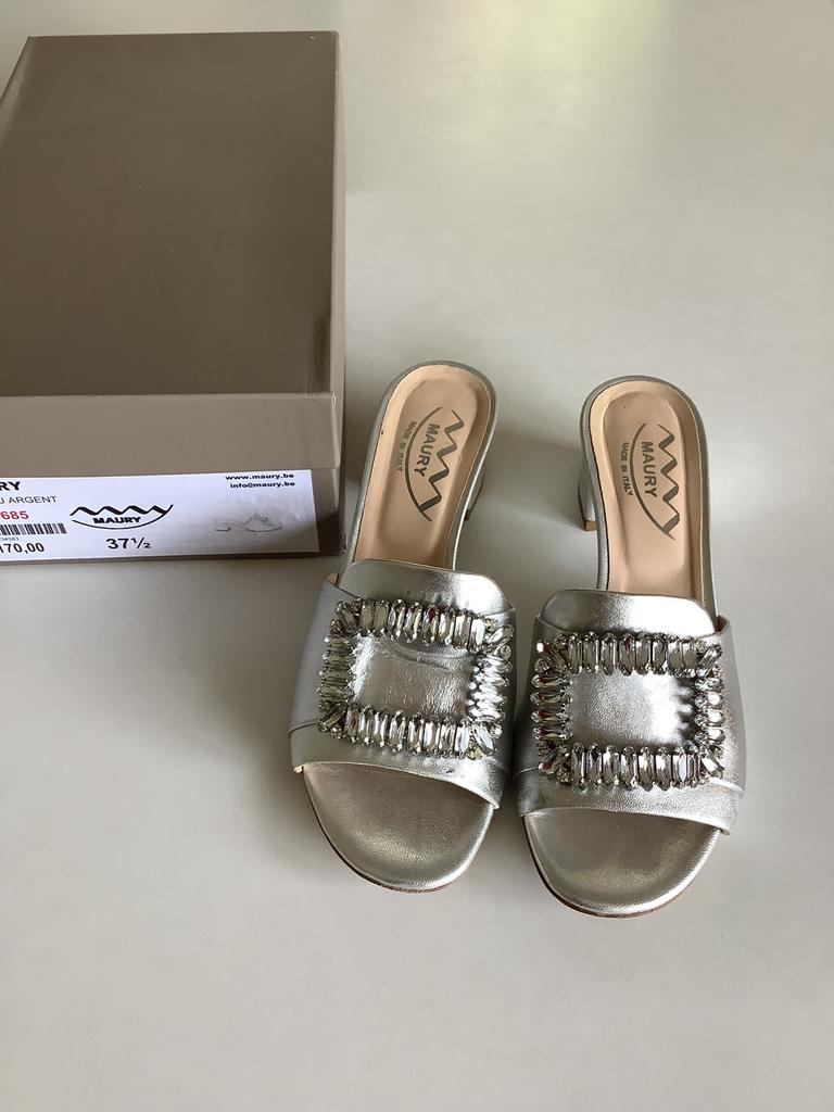 Slippers Maury, Ophalen of Verzenden, Zo goed als nieuw, Slippers