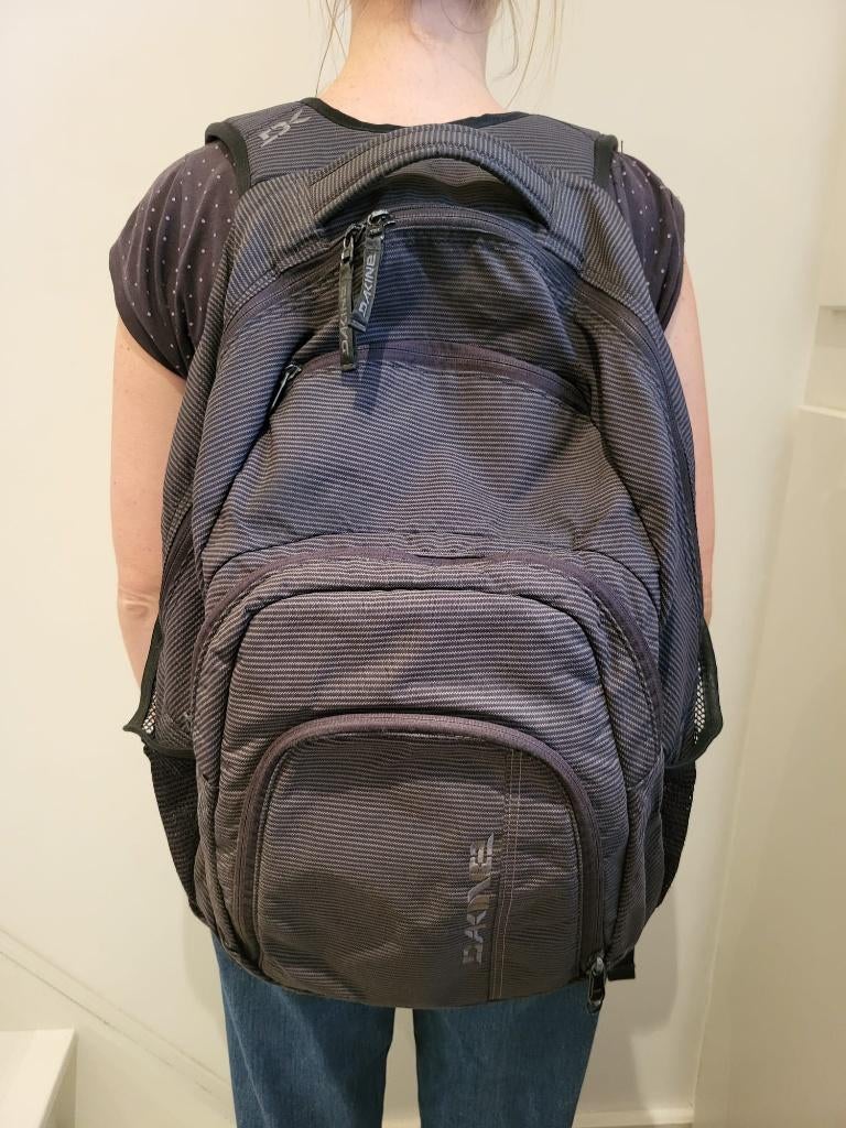 Sac à dos Dakine, Autres marques, 25 à 40 cm, Enlèvement ou Envoi, Comme neuf