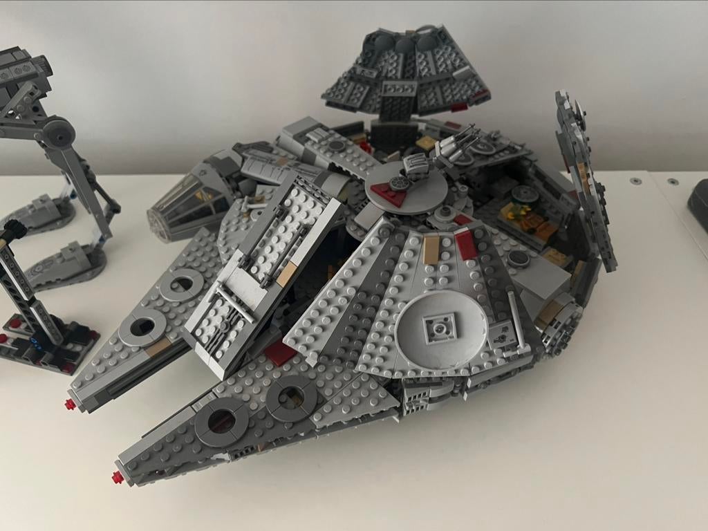 LEGO 75257 Millennium Falcon, Ophalen, Zo goed als nieuw