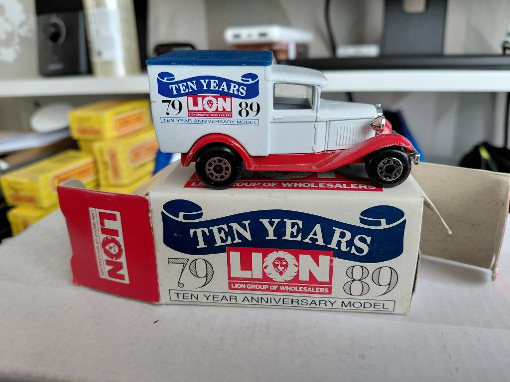 Matchbox 38 Ford Model A Van 79 Lion 89, Ophalen of Verzenden, Zo goed als nieuw, Bus of Vrachtwagen