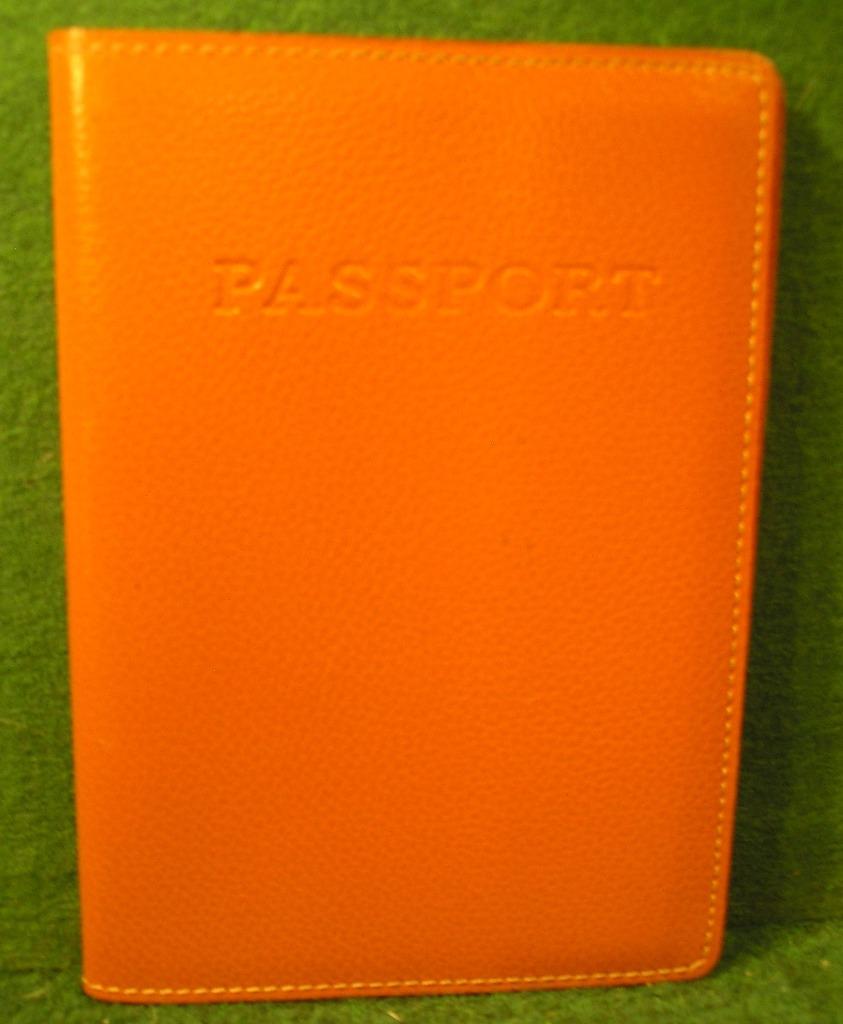 ETUI A PASSEPORT CUIR SCOTCH DELVAUX, Divers, Agendas, Enlèvement ou Envoi, Comme neuf