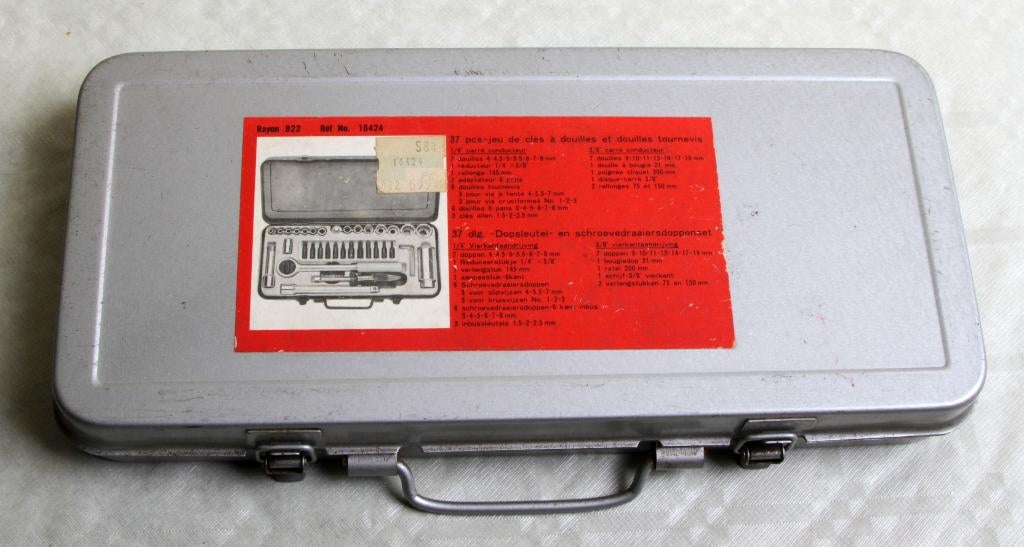 Ensemble de 37 douilles et jeu de douilles pour tournevis, Enlèvement ou Envoi, Comme neuf