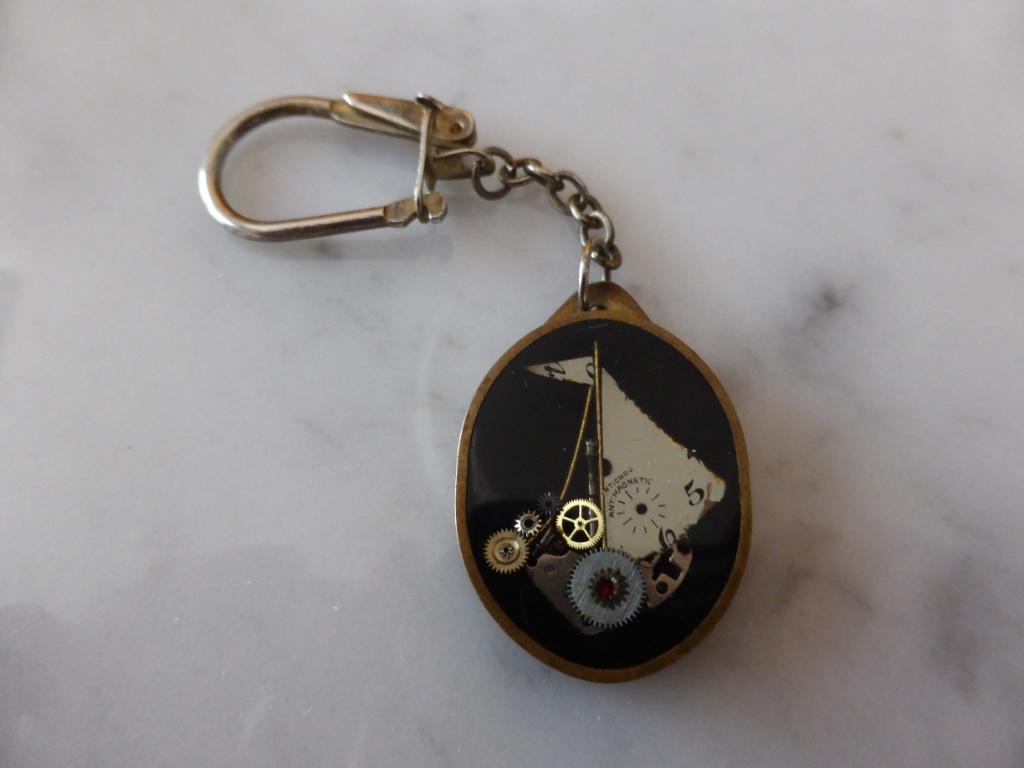 Sleutelhanger zeilboot met uurwerkstukken, Ophalen of Verzenden, Gebruikt