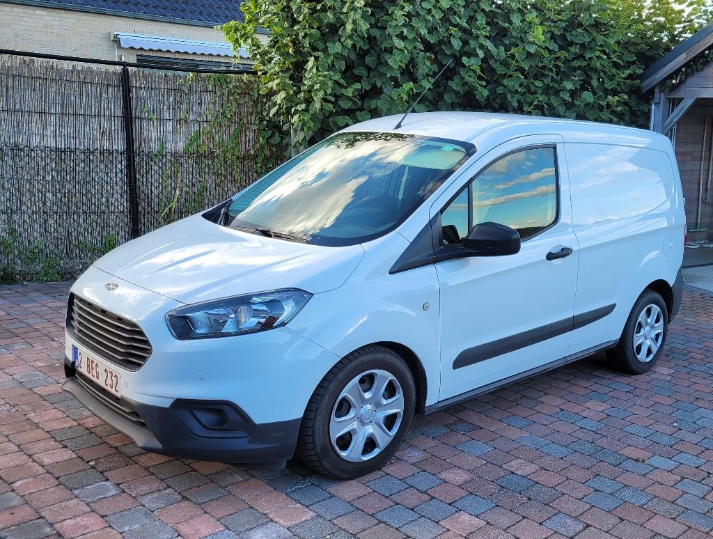 Ford Transit Courier, Auto's, Bestelwagens en Lichte vracht, Particulier, Airbags, Airconditioning, Bluetooth, Elektrische buitenspiegels