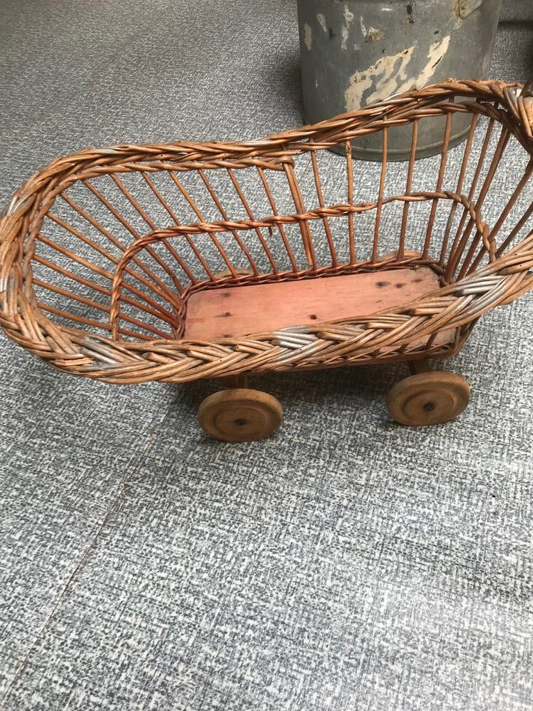 Ancien landau en osier pour poupée, Antiquités & Art, Enlèvement
