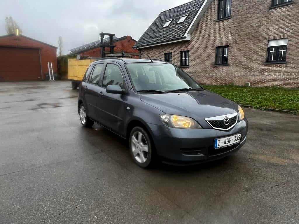 MAZDA 2 VAN 2005 BENZINE AUTOMAT AIRCO 118Dkm, Auto's, Mazda, Stof, Parkeersensor, Bedrijf, Berline