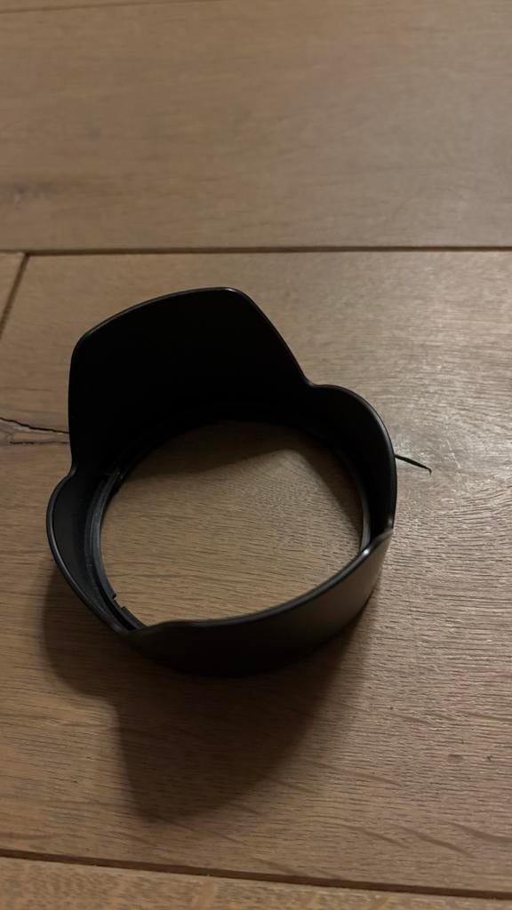 Pare-soleil Sony 18-105 mm, Enlèvement, Comme neuf, Filtre UV