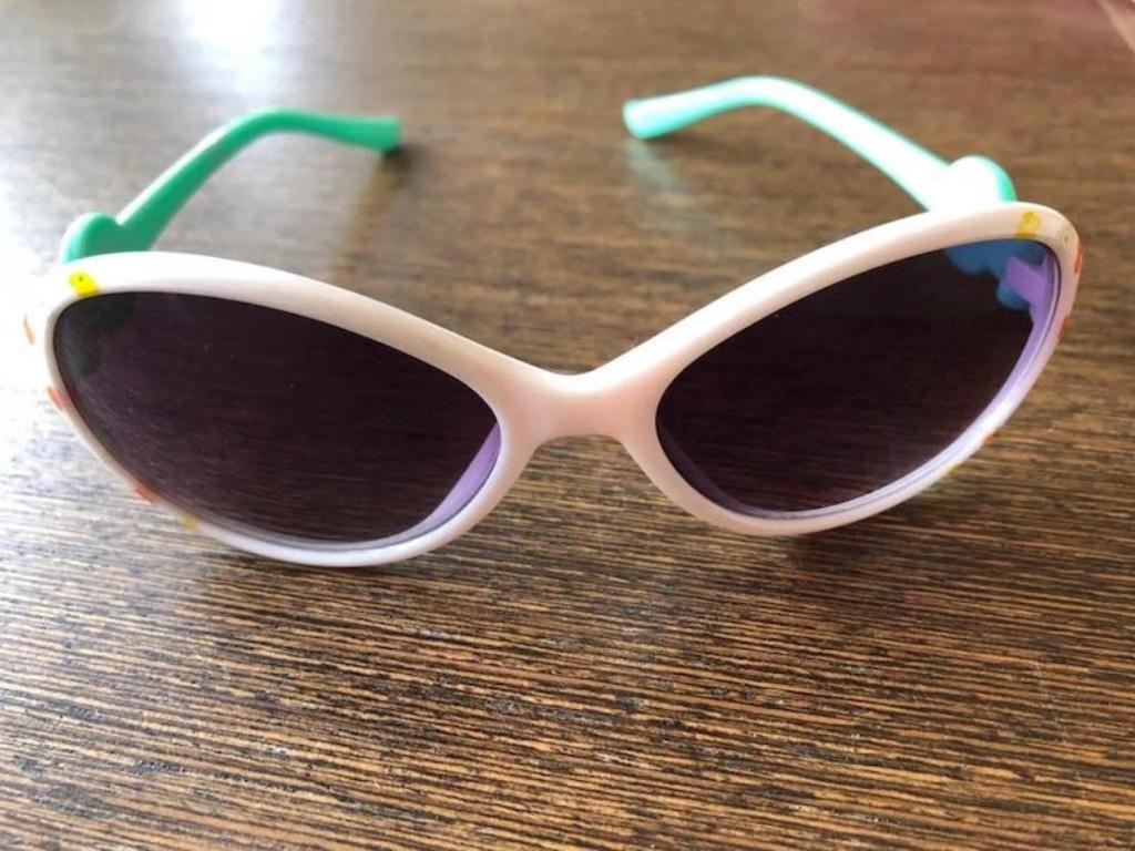 Lunettes de soleil pour enfant, 3/4 ans, Enfants & Bébés, Enlèvement ou Envoi, Utilisé