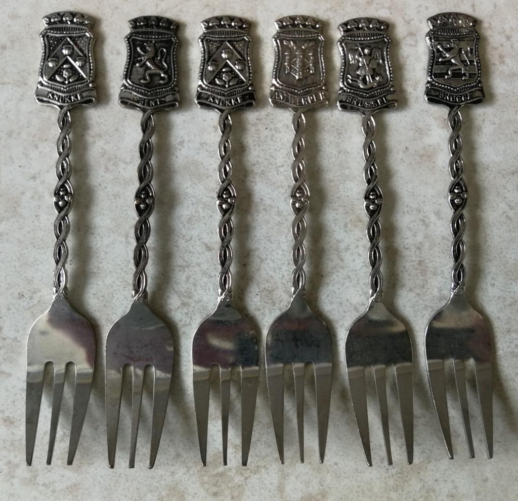 6 kleine vorkjes van steden in België, Ophalen