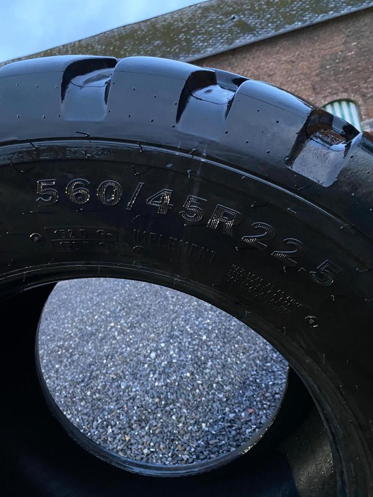 Pneus 560/45R22.5, Articles professionnels, Enlèvement