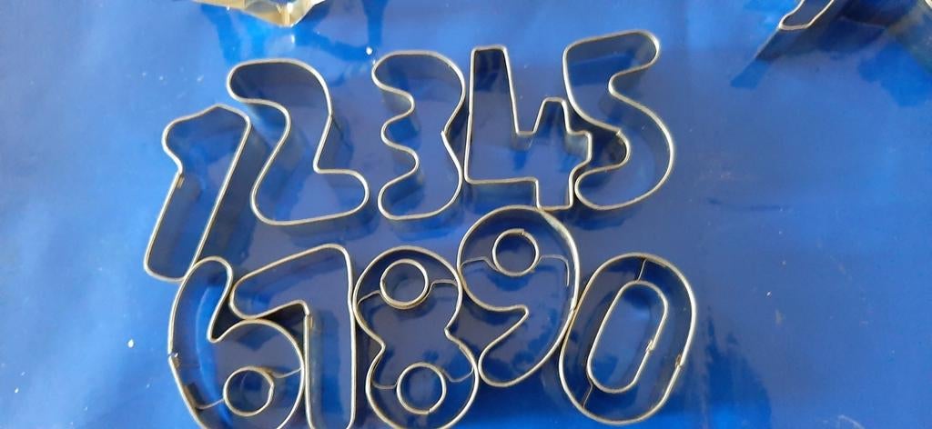 Metalen uitsteekvormen, Ophalen of Verzenden, Zo goed als nieuw