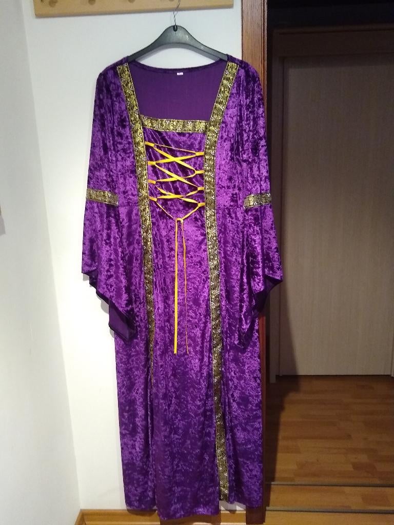 Jonkvrouw jurk middeleeuwen (carnaval), Onbekend, Enlèvement, Comme neuf