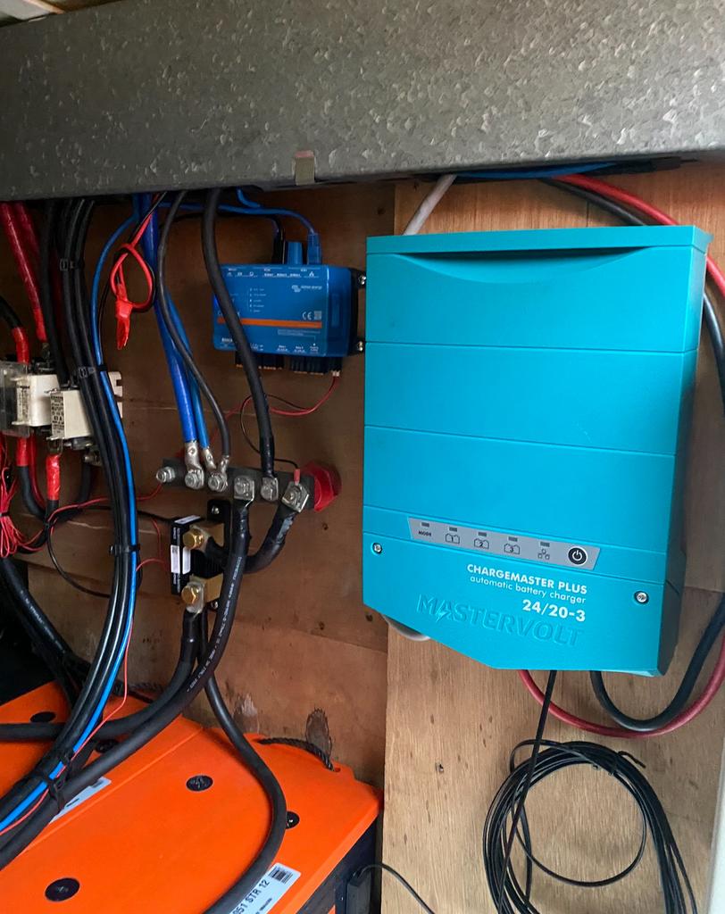 Mastervolt chargemaster batterijlader, Ophalen, Gebruikt