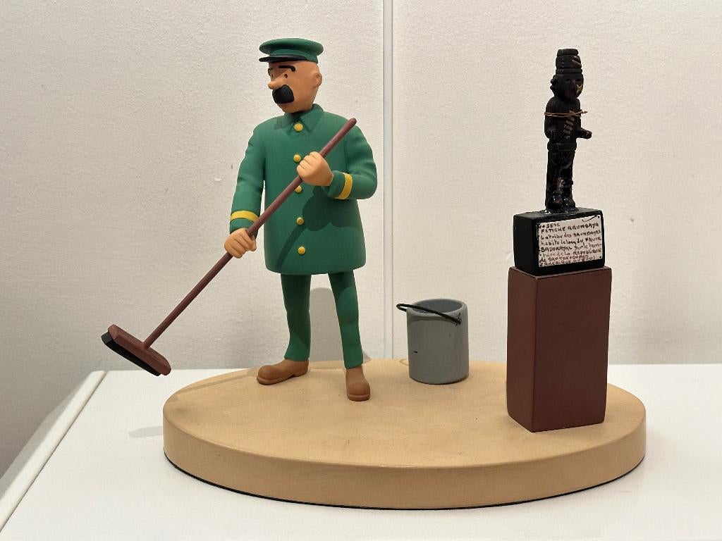 Figurine de la série Tintin (L'oreille cassée), Enlèvement, Tintin, Comme neuf, Statue ou Figurine
