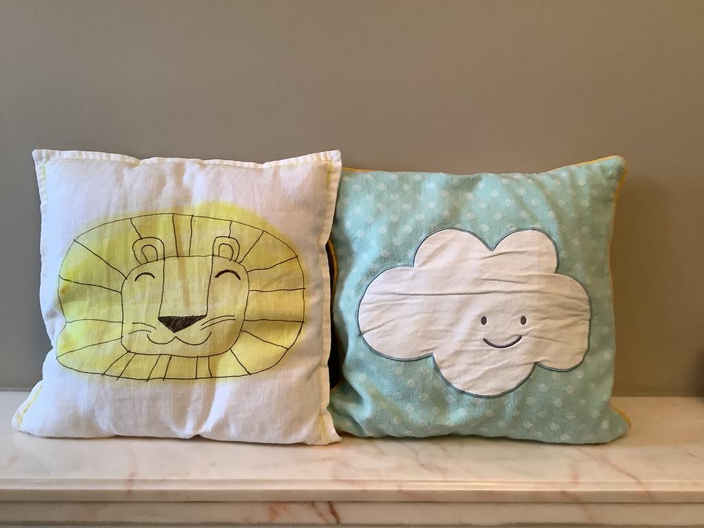 coussins de chambre d'enfant, Envoi, Comme neuf